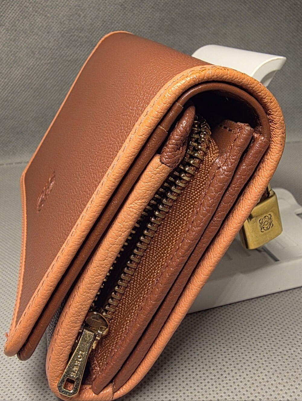 Loewe Two-Tonel Leather BifoldWallet - Picture 10 of 11